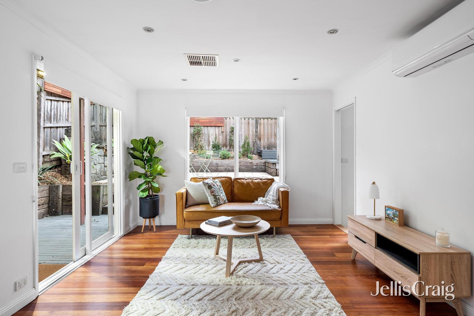 2/12 Dering Street, Diamond Creek image 2
