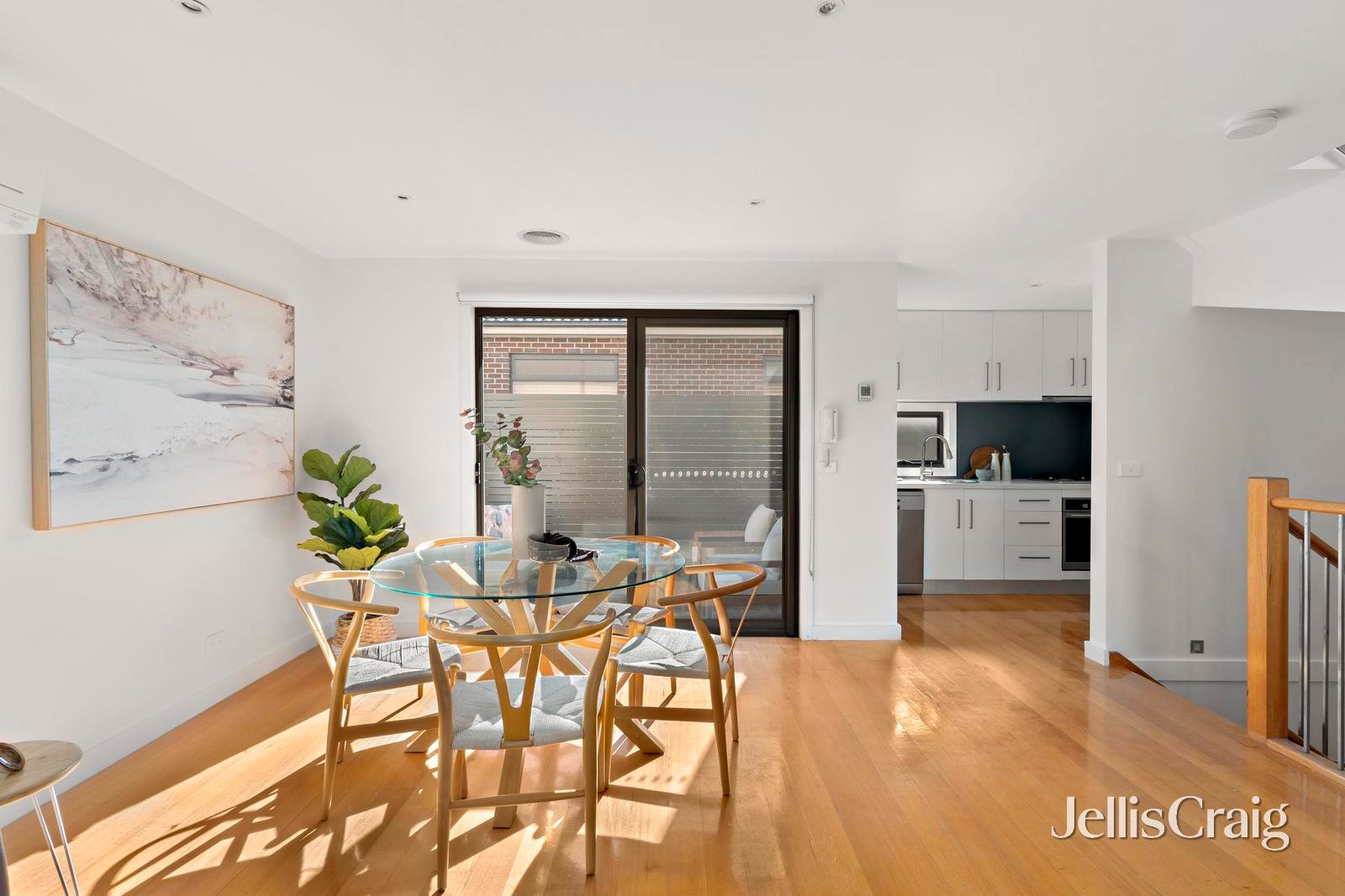 2/12 Eleanor Street, Footscray image 1