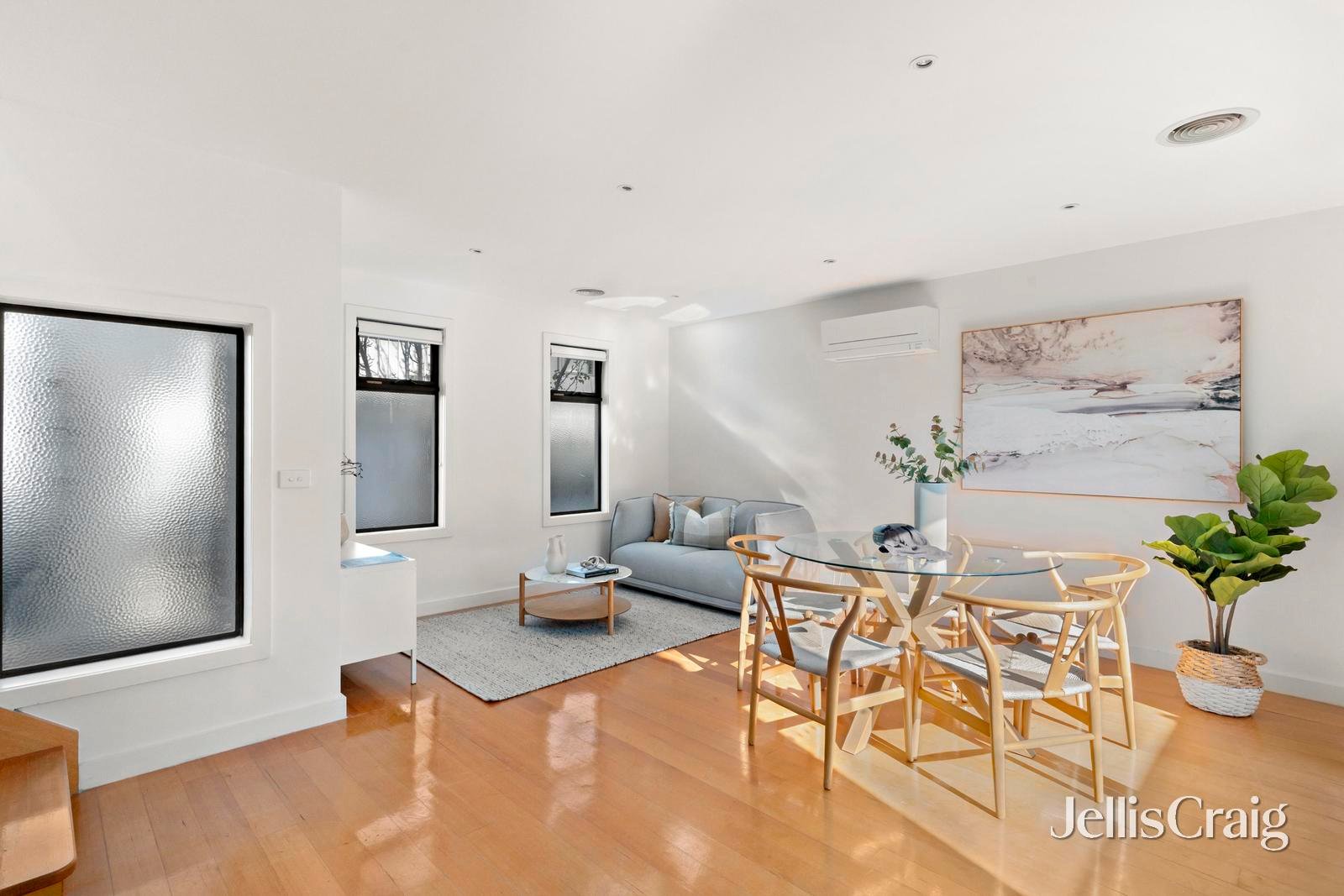 2/12 Eleanor Street, Footscray image 2