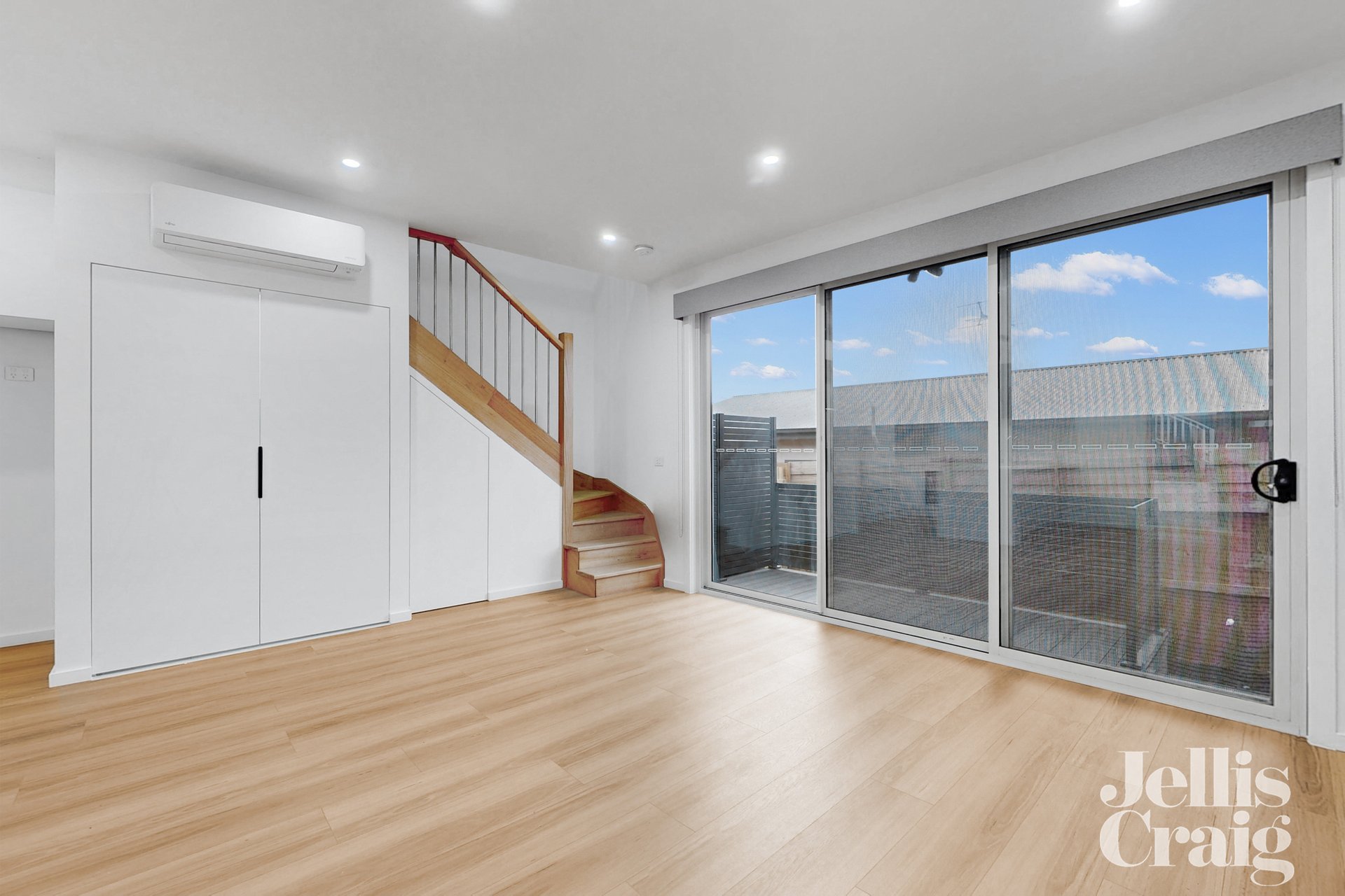 2/12 Esmale Street, Strathmore image 6