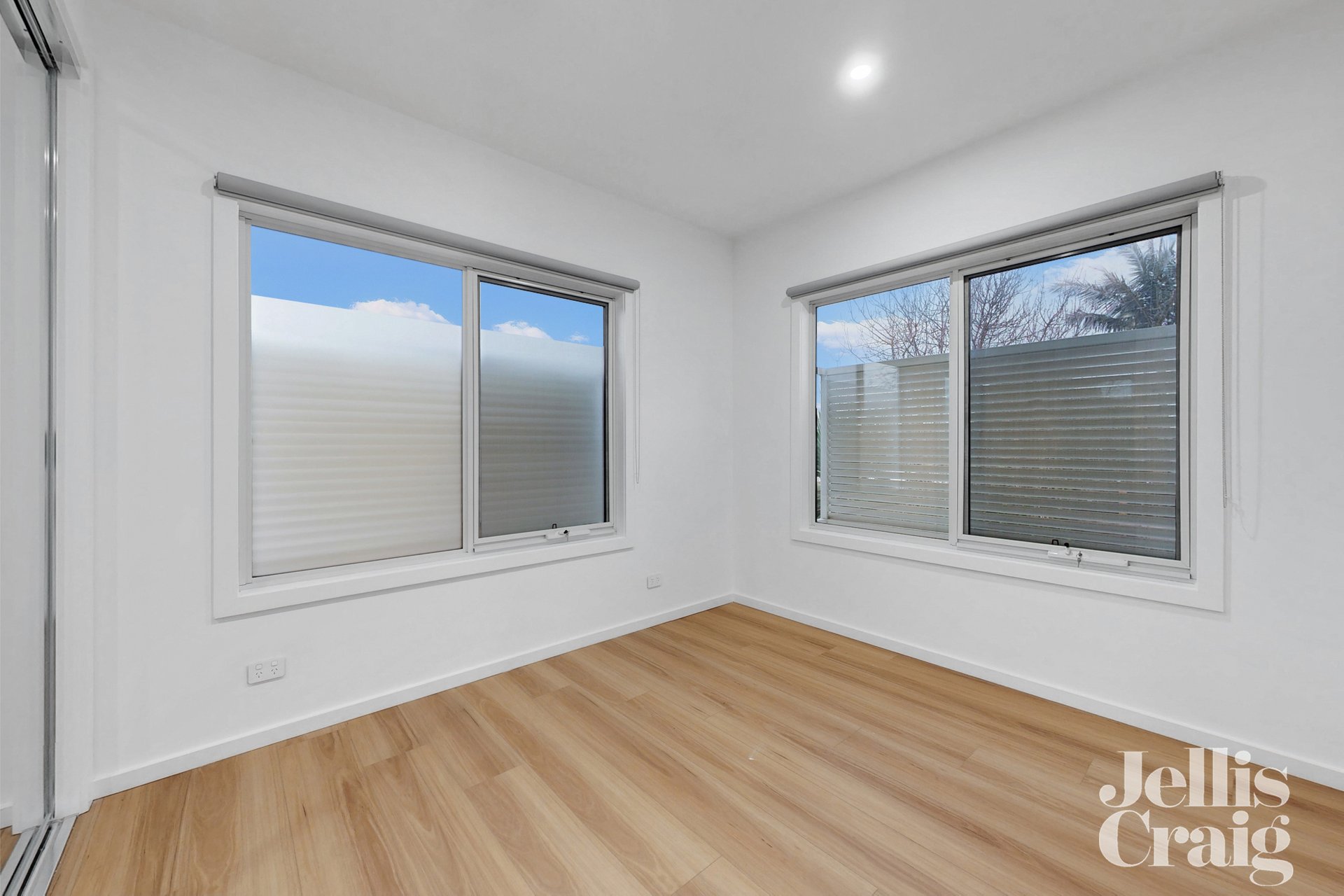 2/12 Esmale Street, Strathmore image 10