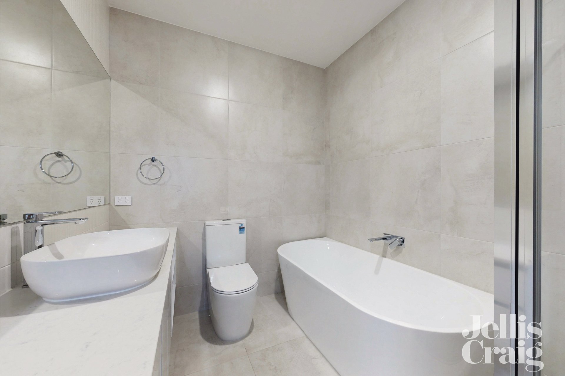 2/12 Esmale Street, Strathmore image 14