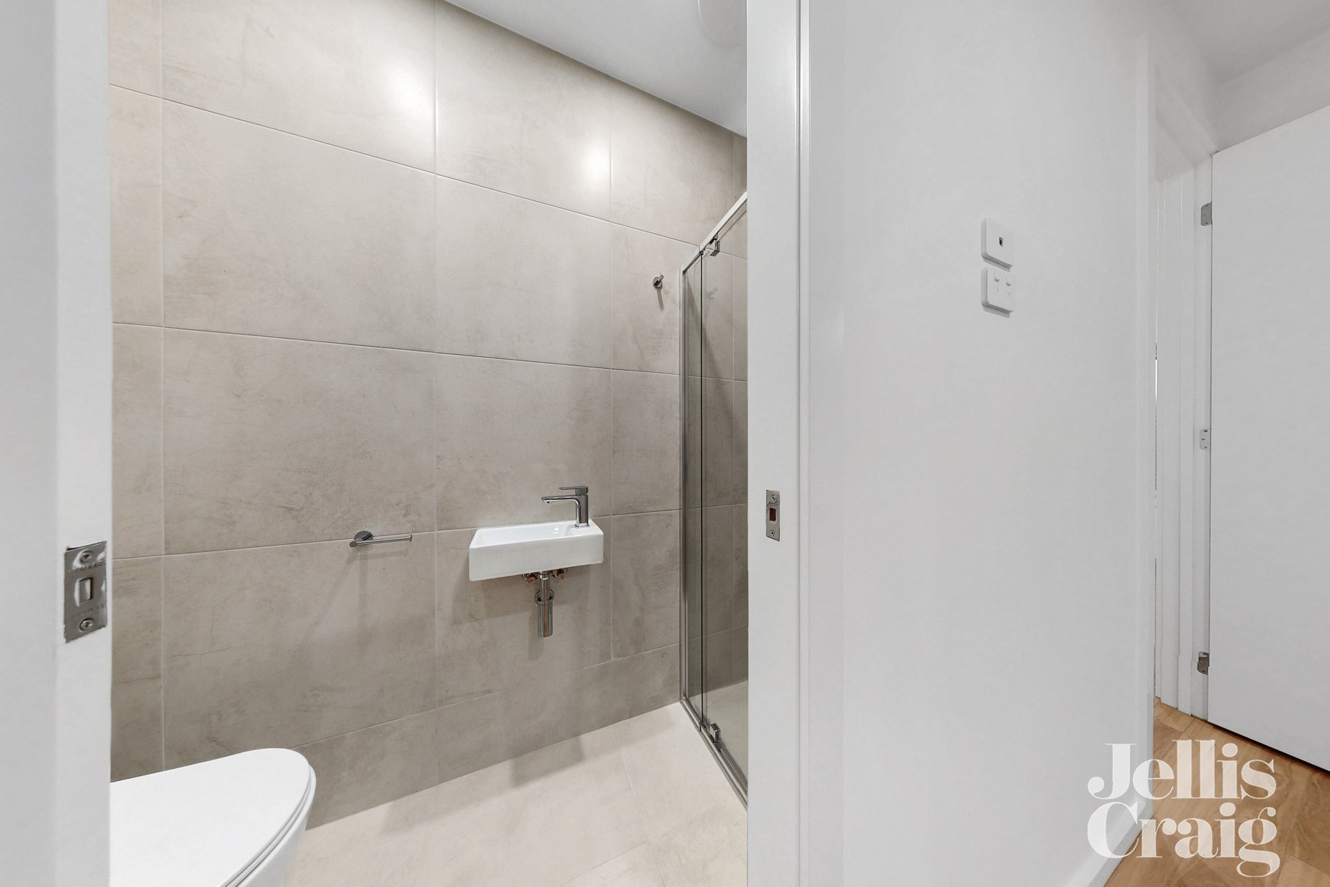 2/12 Esmale Street, Strathmore image 15