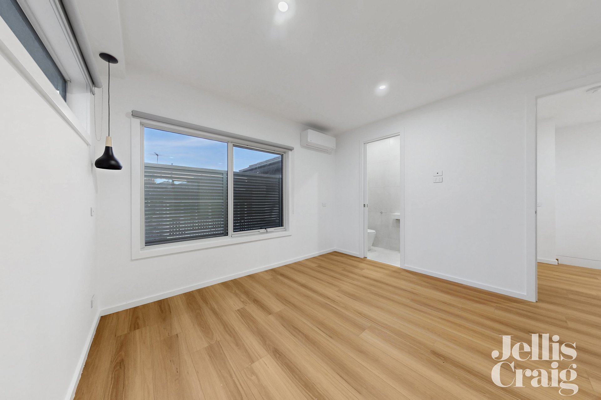 2/12 Esmale Street, Strathmore image 10