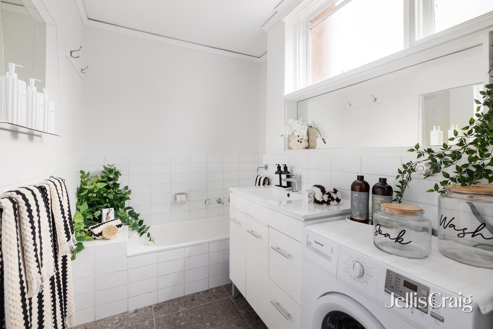 2/12 Evansdale Road, Hawthorn image 4