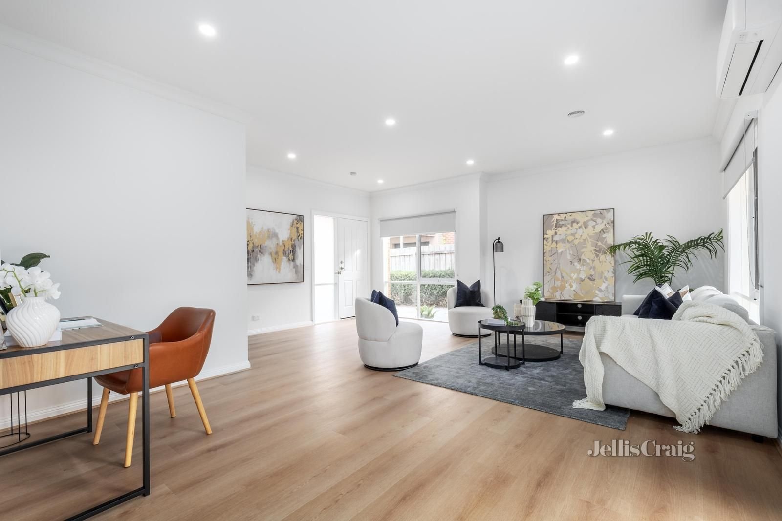 2/12 Fraser Street, Glen Waverley image 2