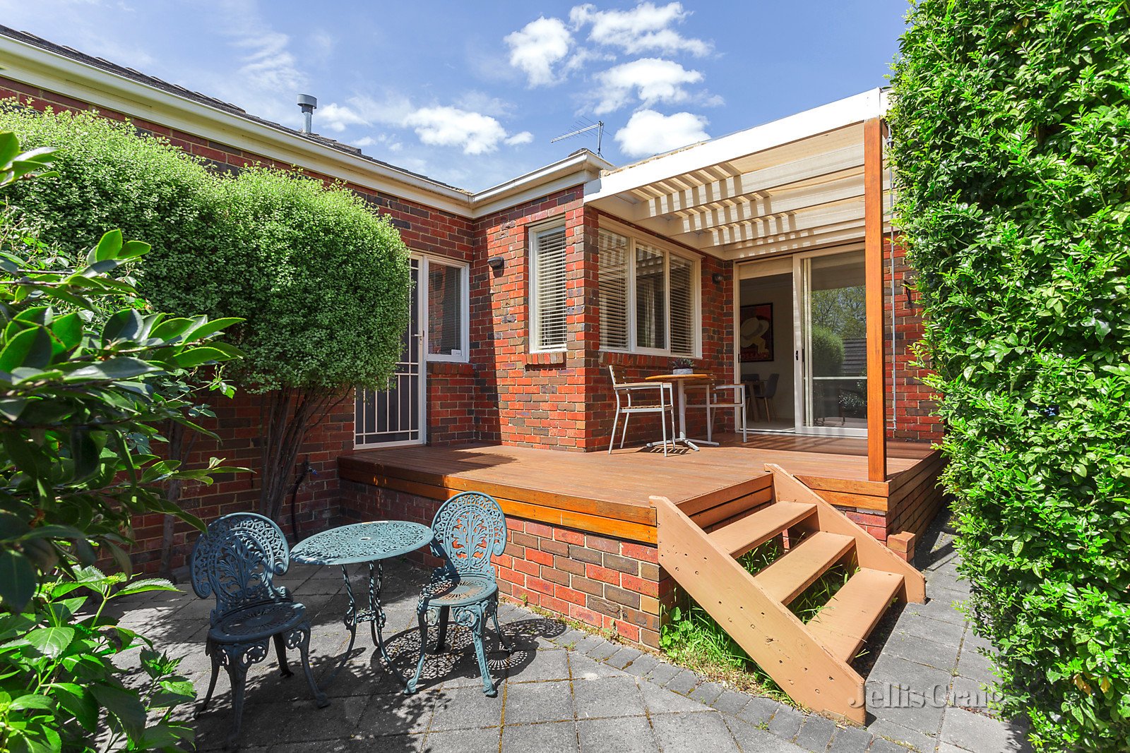 2/12 Garden Road, Camberwell image 5