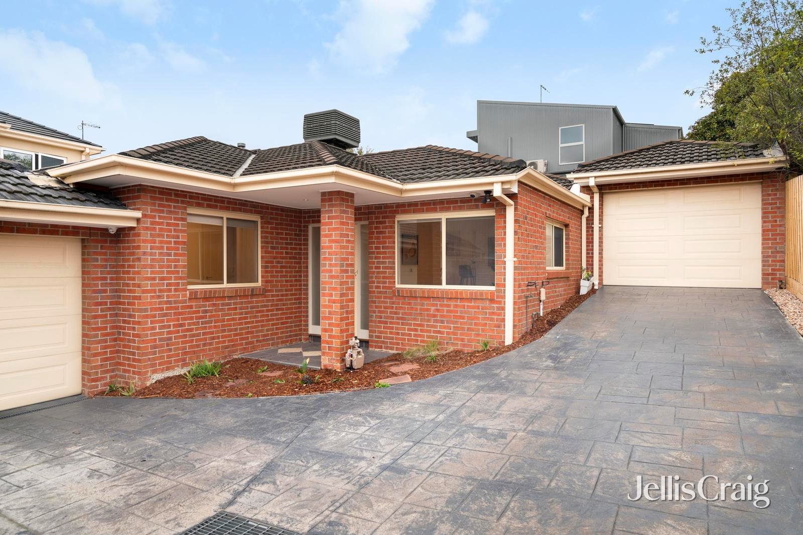 2/12 Gedye Street, Doncaster&nbsp;East image 1