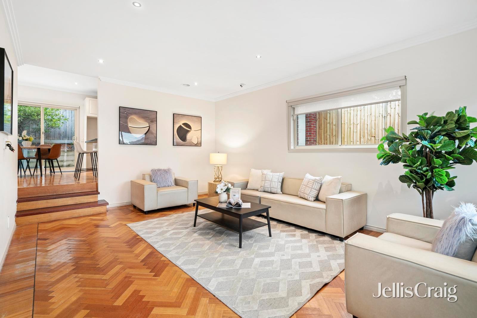 2/12 Gedye Street, Doncaster&nbsp;East image 2