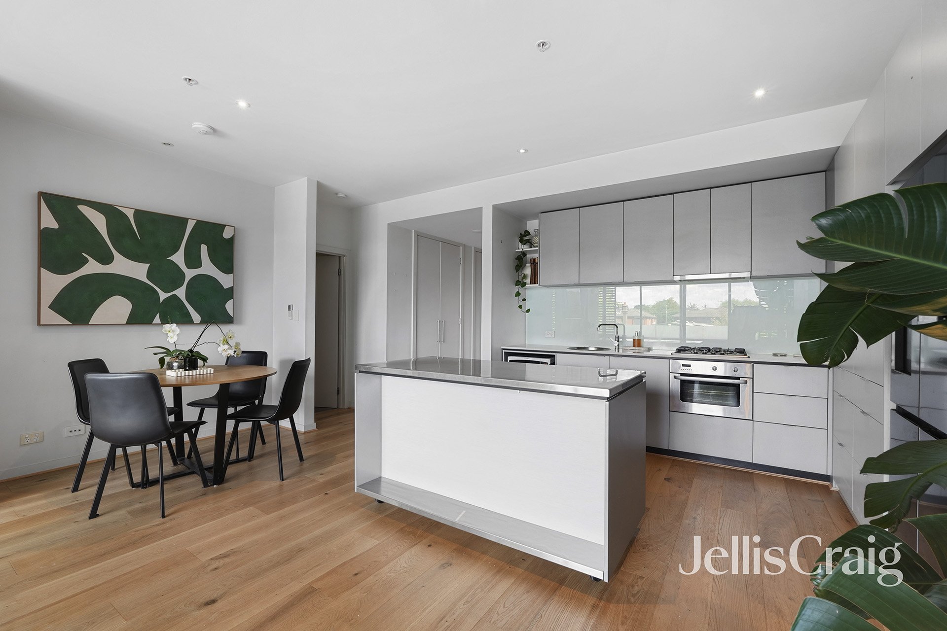 21/2 Gordon Street, Elsternwick image 2