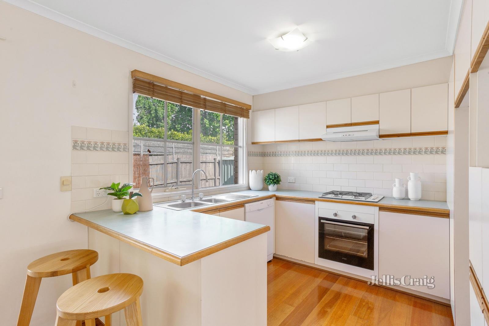 2/12 Halliday Street, Mount Waverley image 6