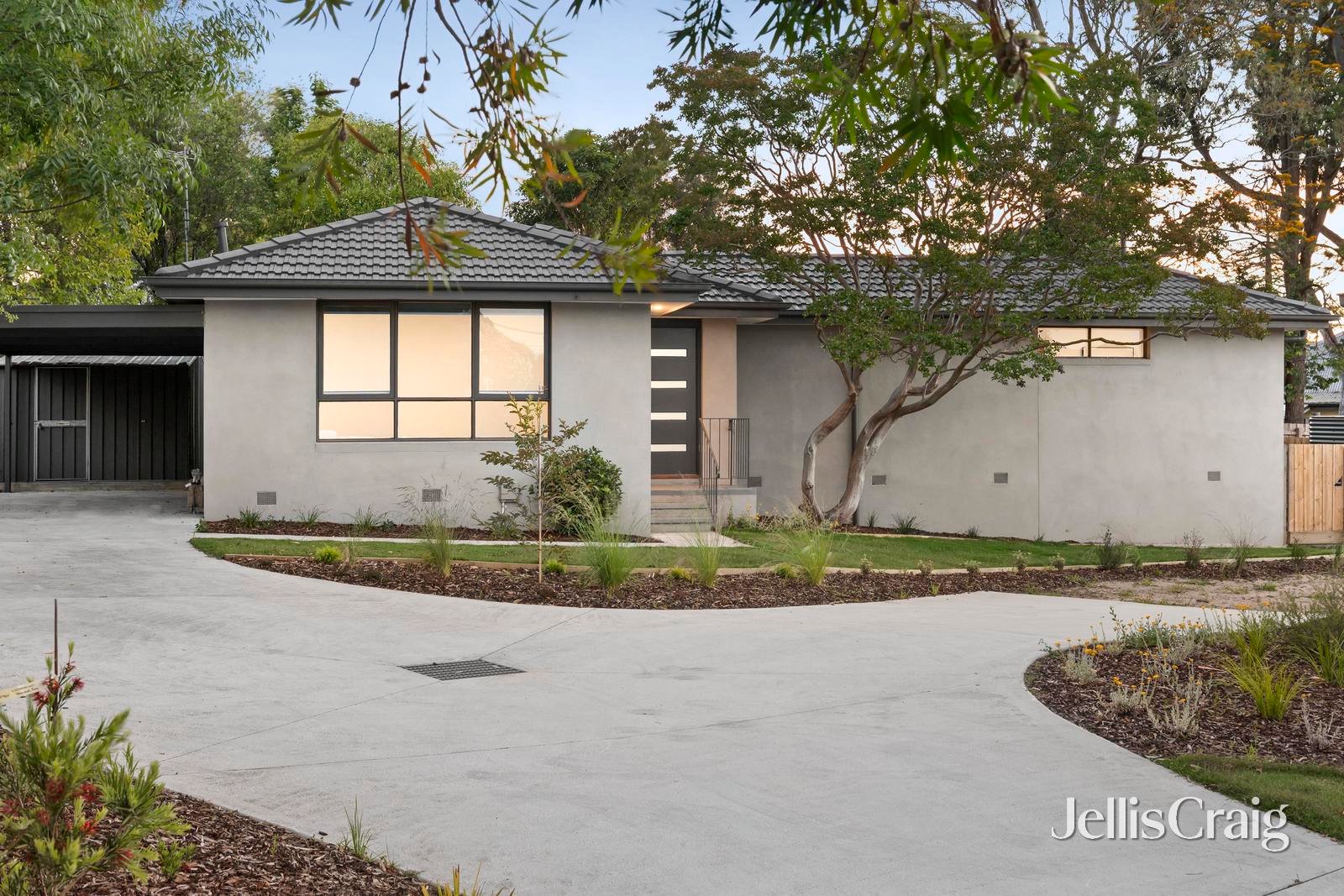 2/12 Hartley Road, Croydon image 1