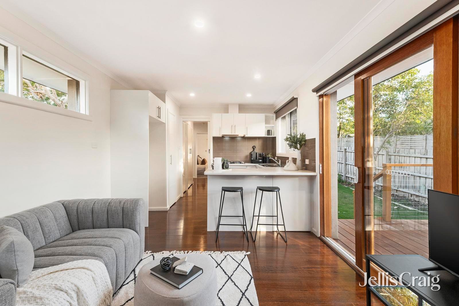 2/12 Hartley Road, Croydon image 3