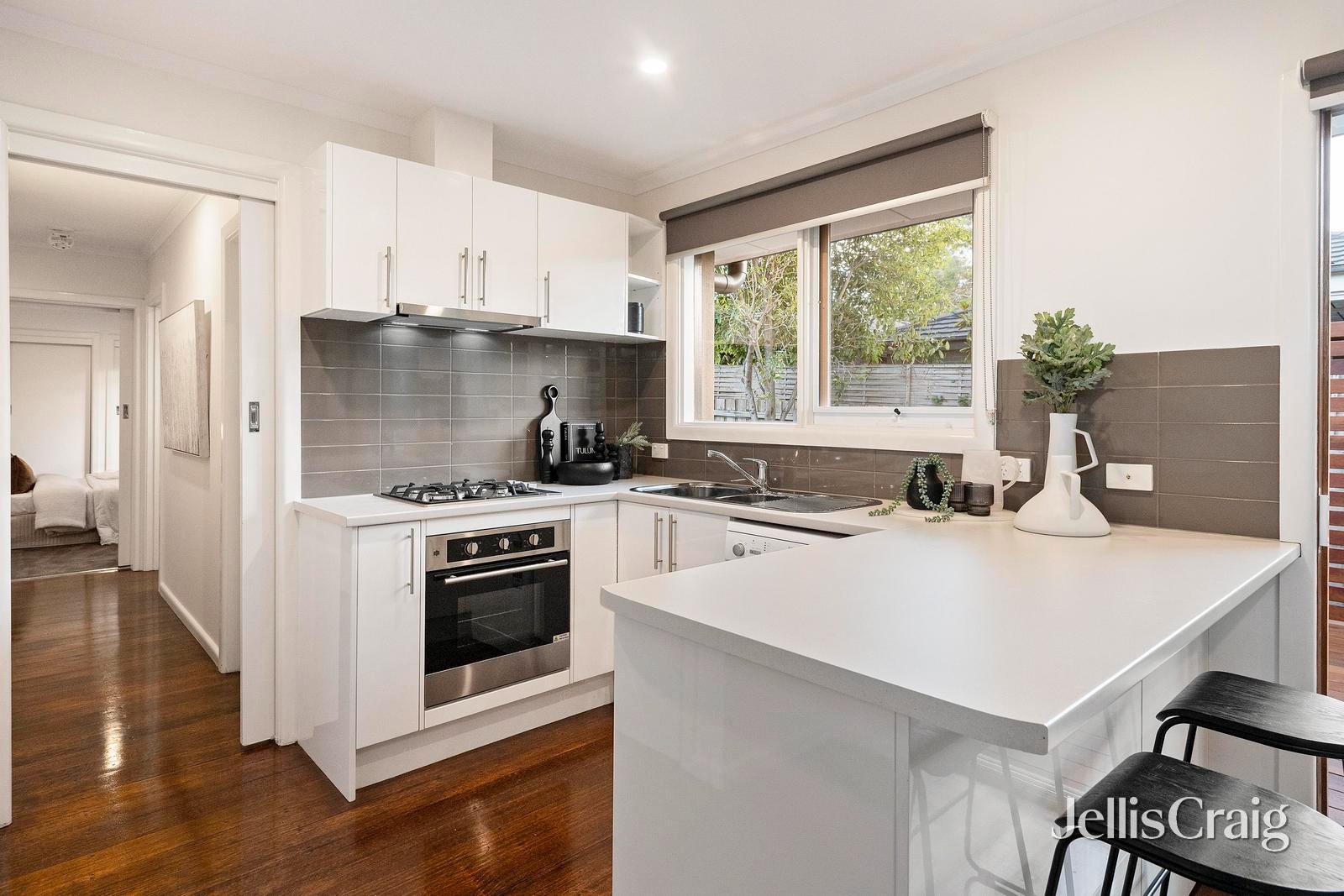 2/12 Hartley Road, Croydon image 4