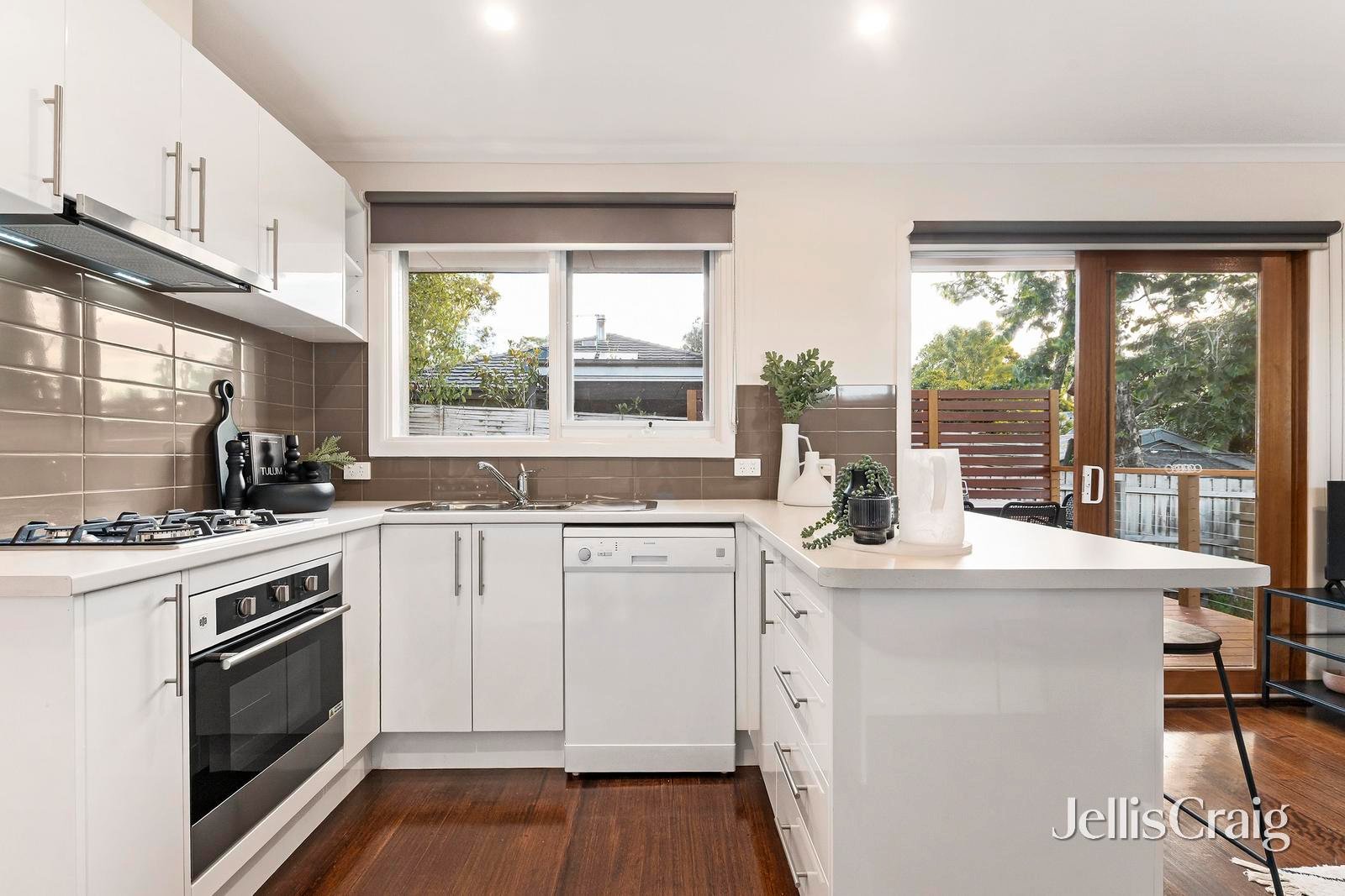 2/12 Hartley Road, Croydon image 5