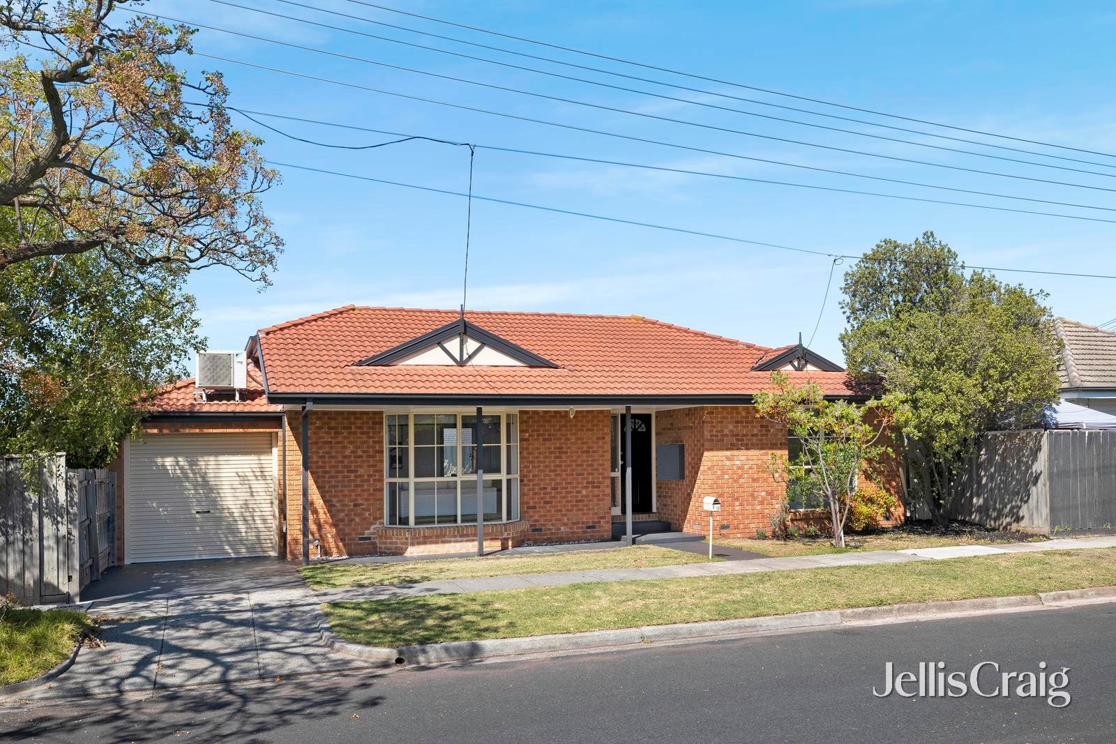 2/12 Hull Street, Bentleigh East image 1
