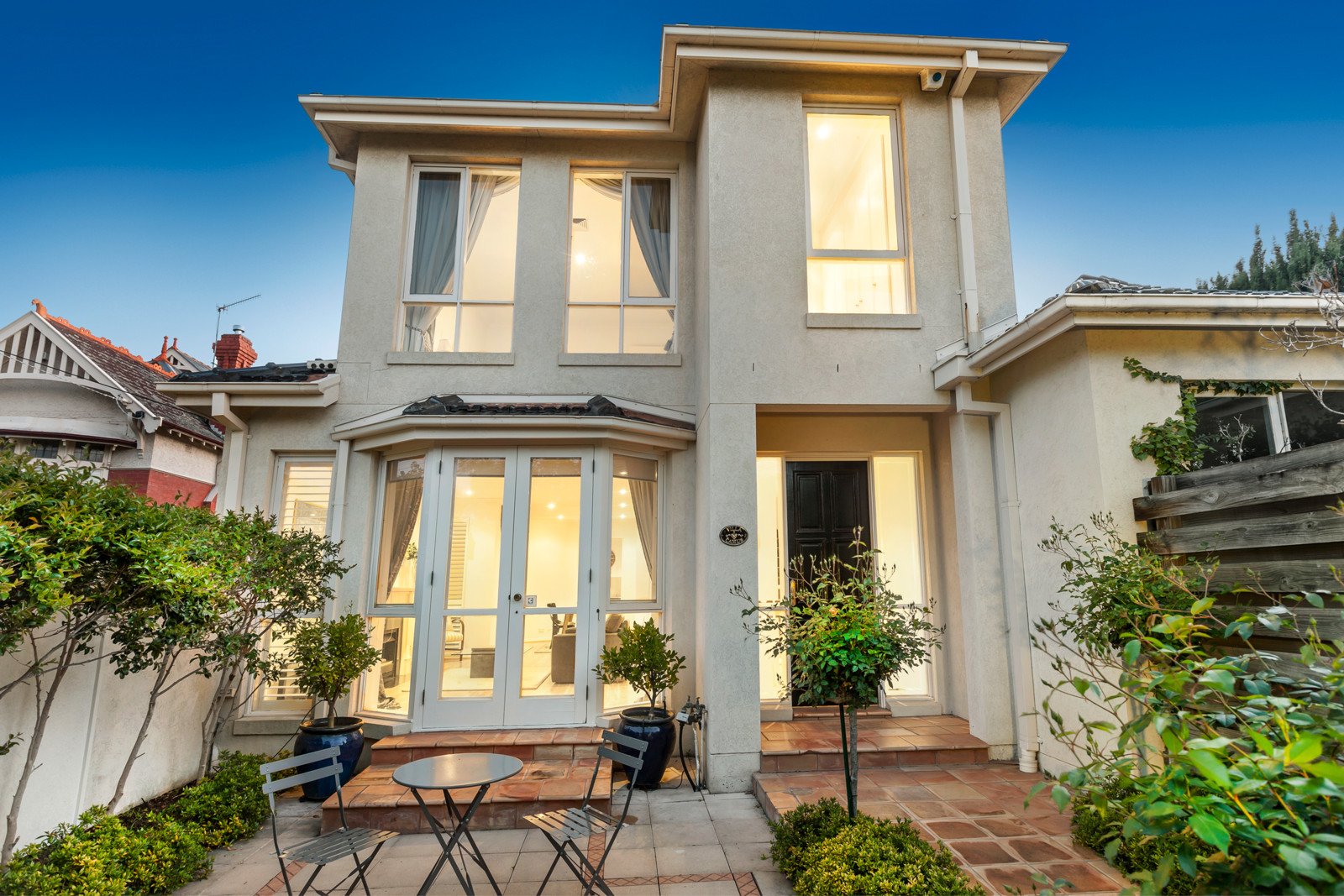 2/12 Lambert Road, Toorak image 2