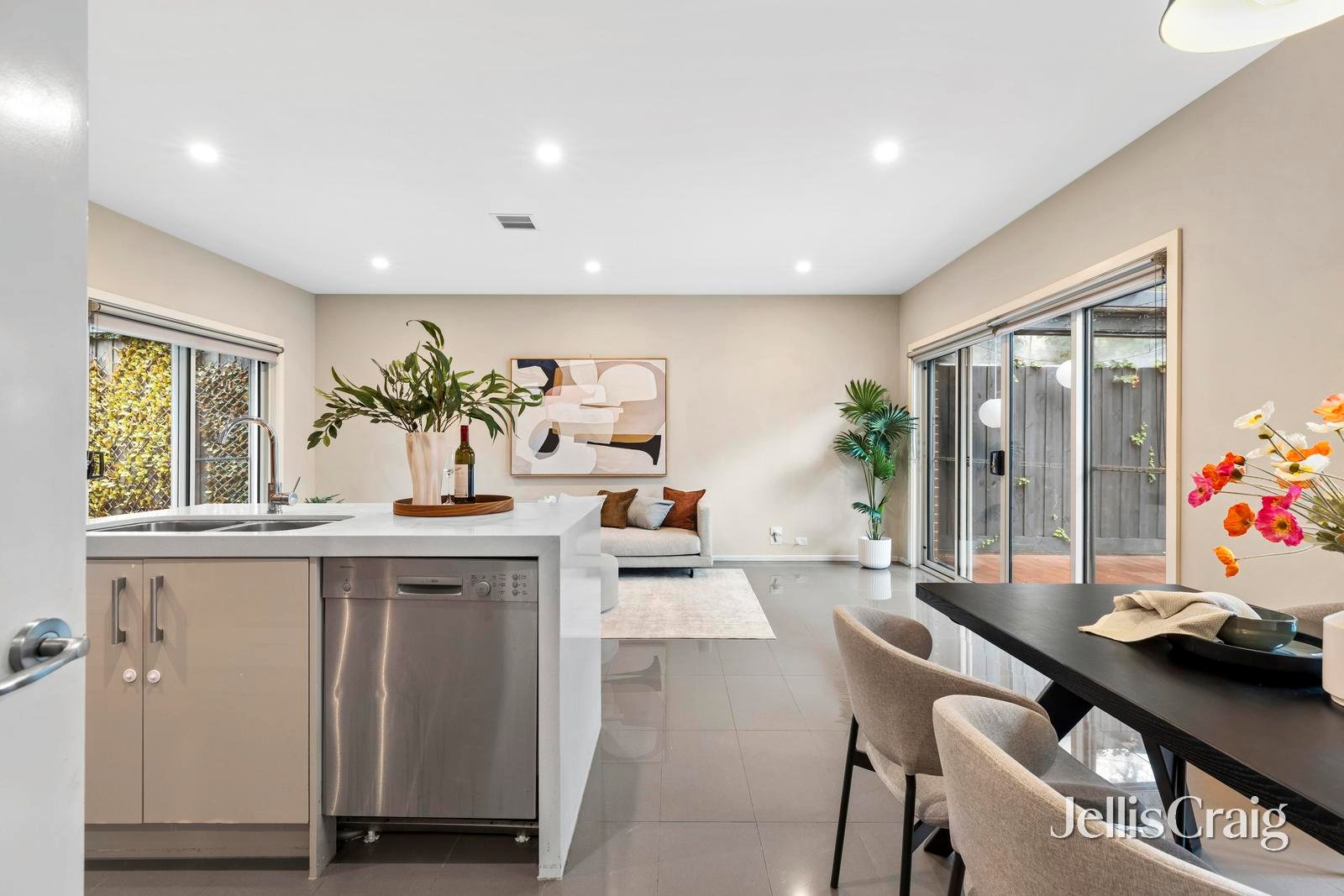 2/12 Maple Street, Mount&nbsp;Waverley image 6