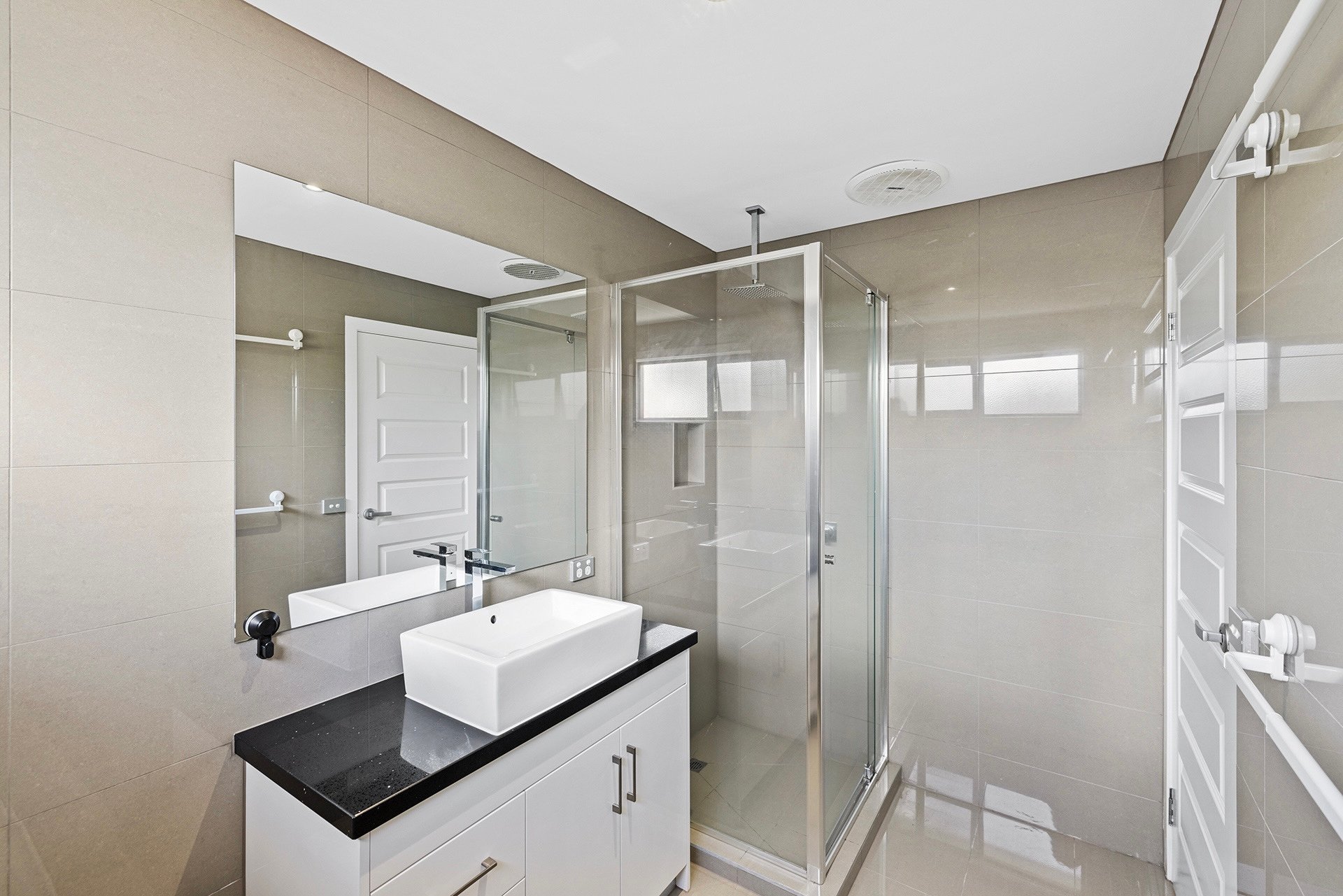 2/12 Moore Avenue, Croydon image 8