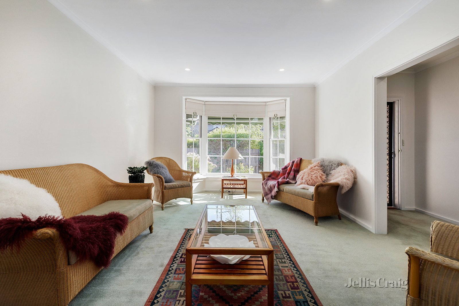 2/12 Mummery Street, Mount Waverley image 2