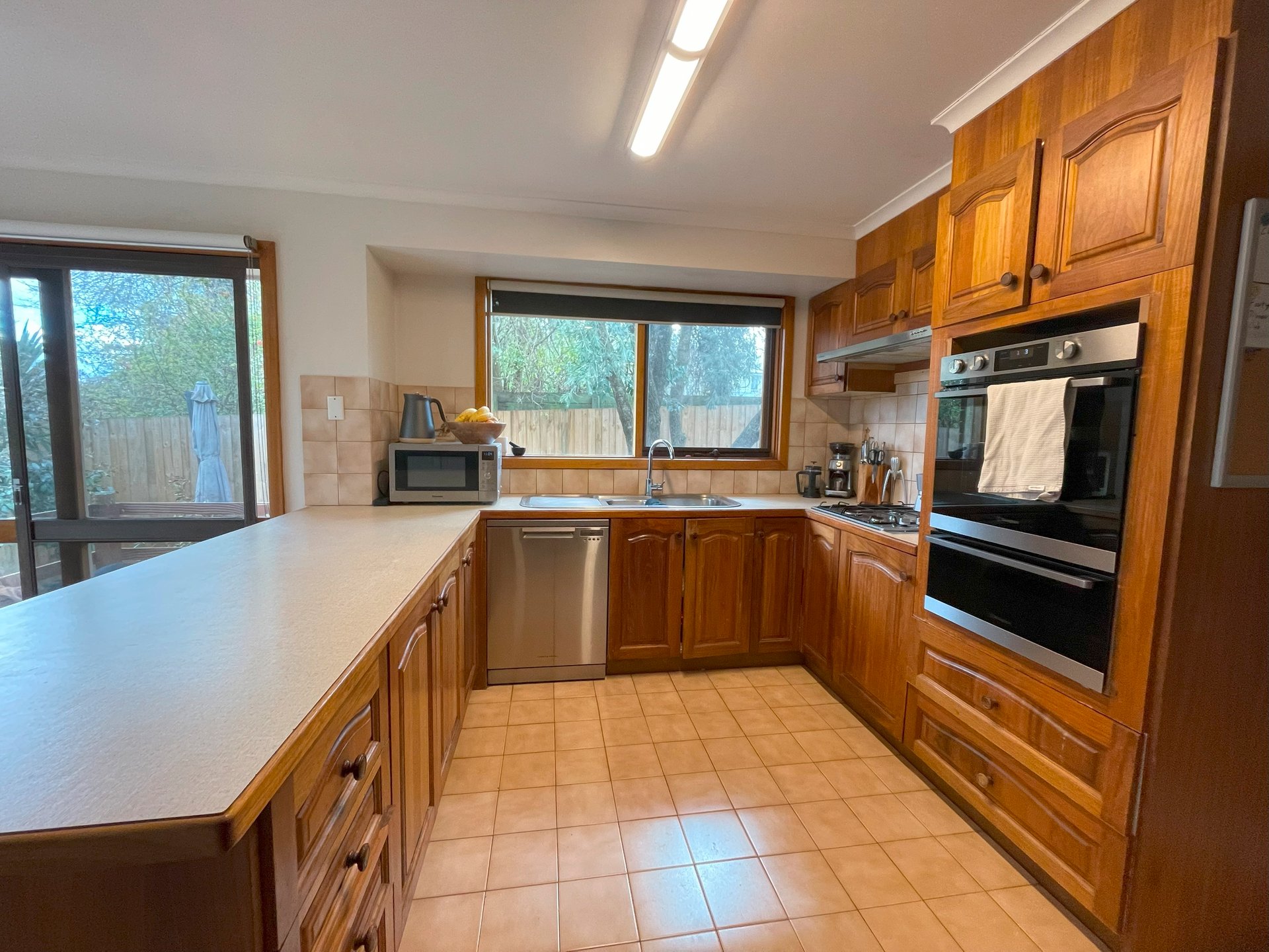 2/12 Myrtle Grove, Blackburn image 4