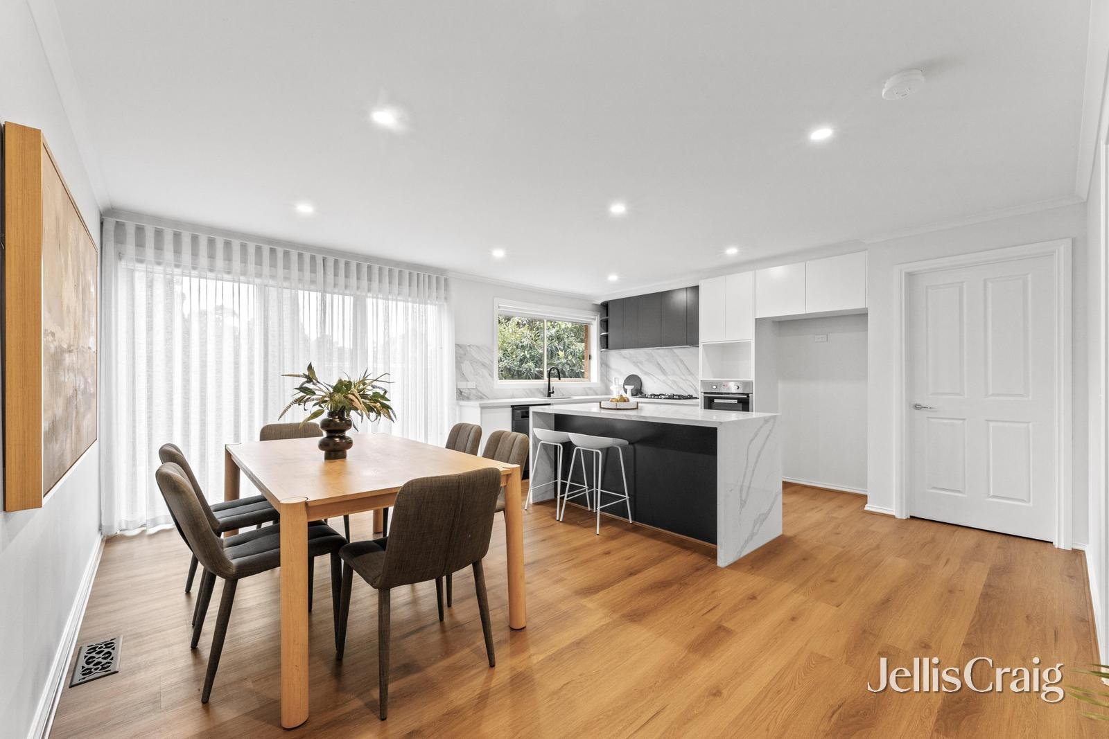 2/12 Owens Avenue, Glen Waverley image 4