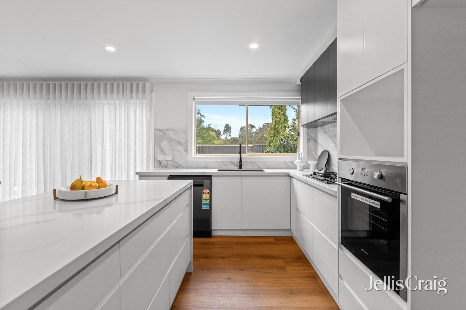 2/12 Owens Avenue, Glen Waverley image 6
