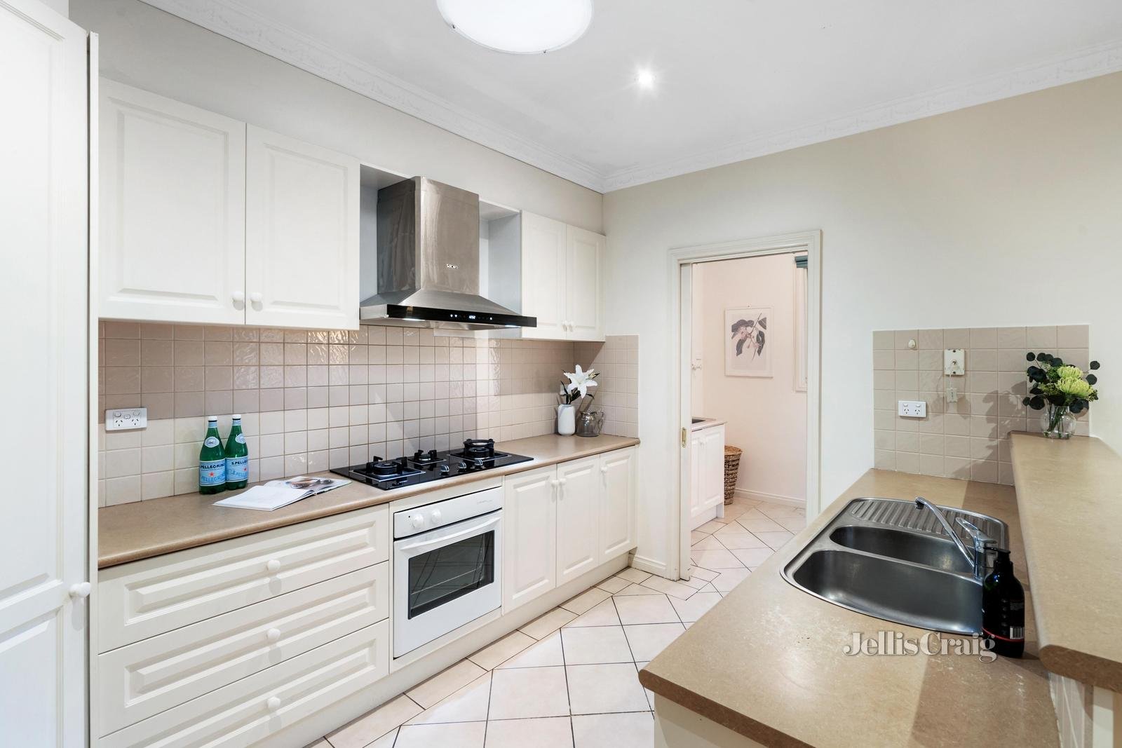 2/12 Parkside Street, Blackburn image 5