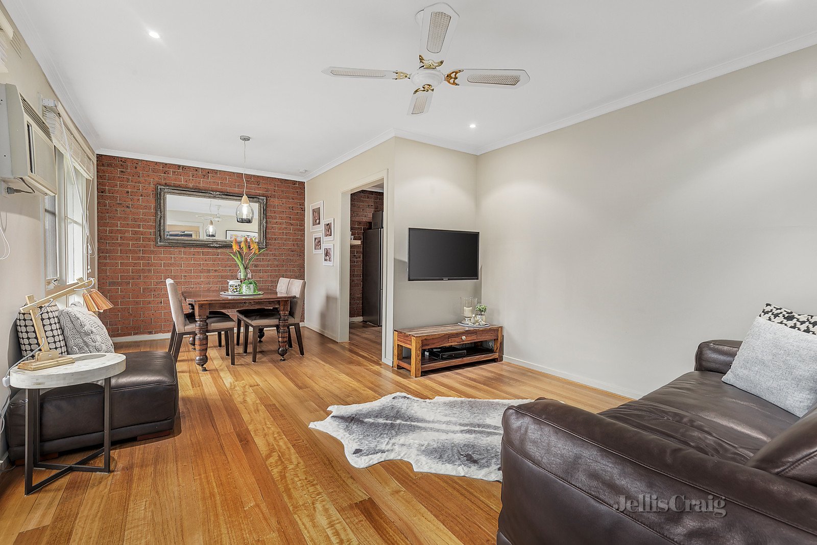 2/12 Quarry Road, Mitcham image 2