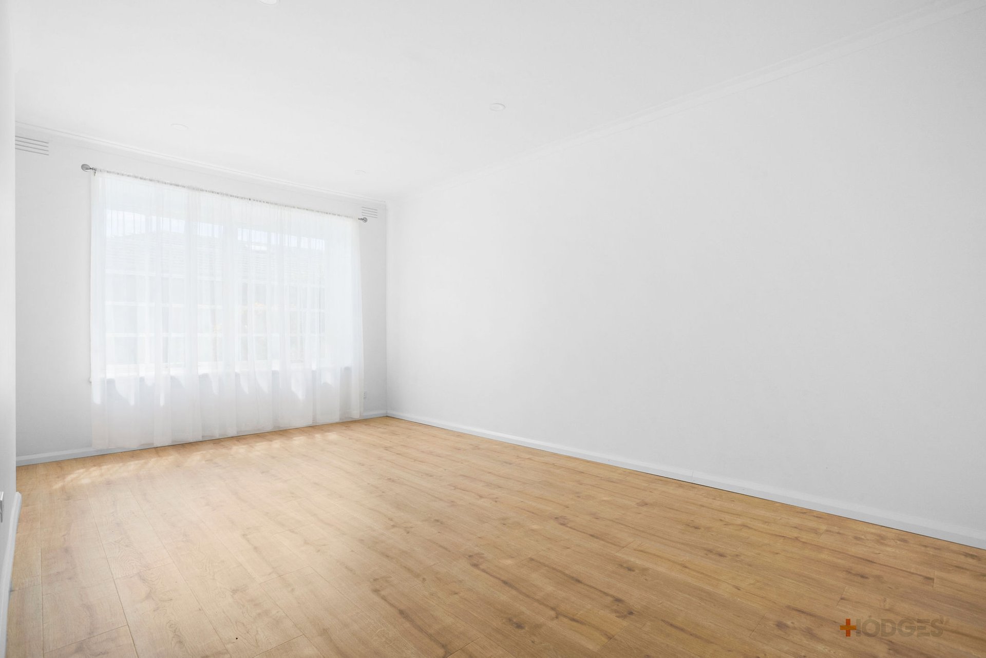 2/12 Riviera Street Mentone