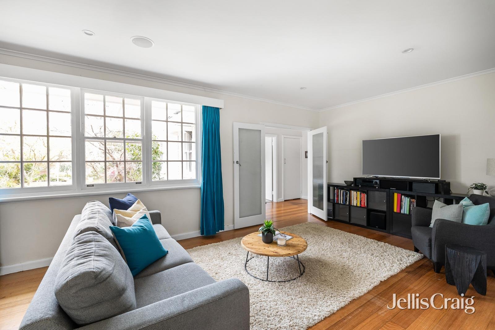2/12 Rubens Grove, Canterbury image 2