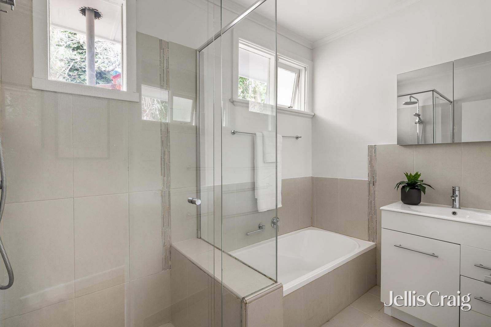 2/12 Rubens Grove, Canterbury image 9