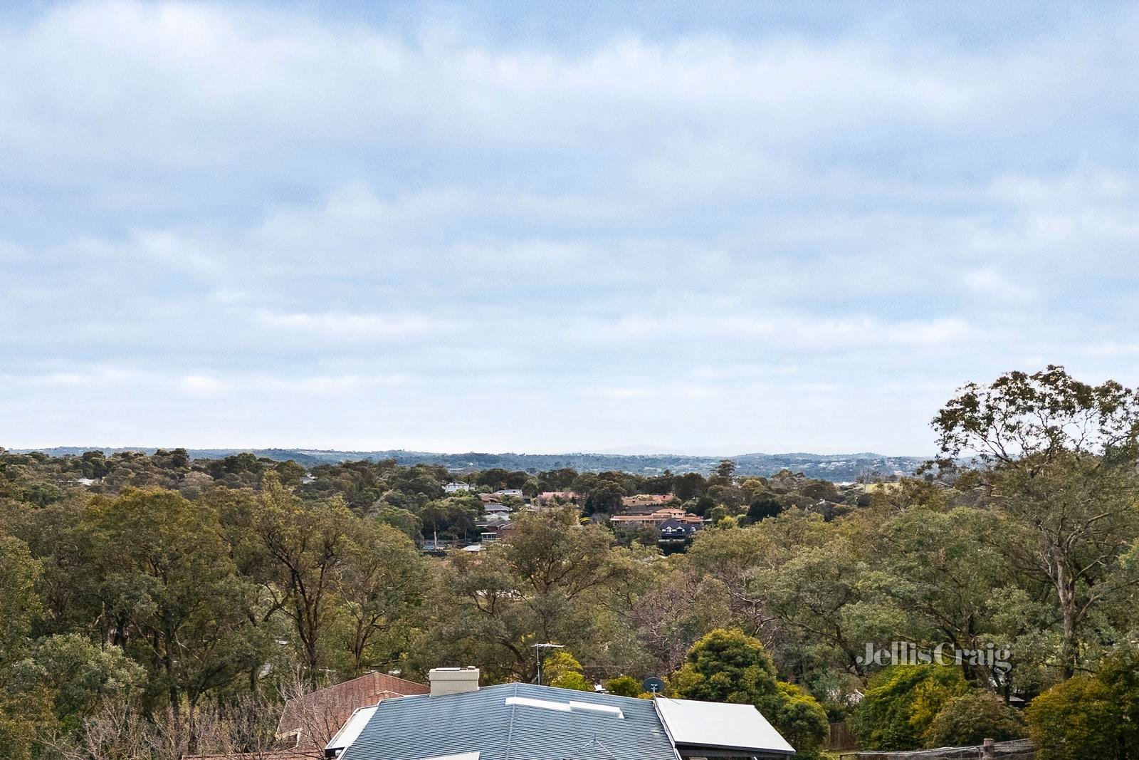 212 Ryans Road, Eltham North image 3