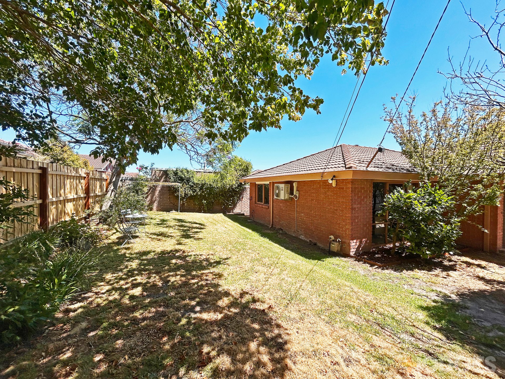 2 / 12 Scott Street Hampton East