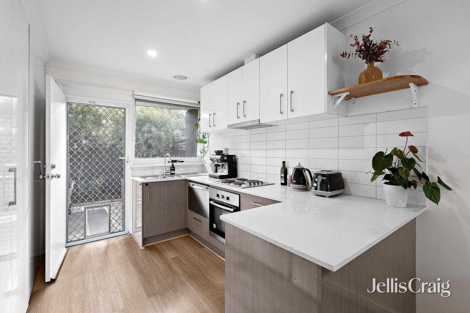 2/12 Swanpool Avenue, Chelsea image 2