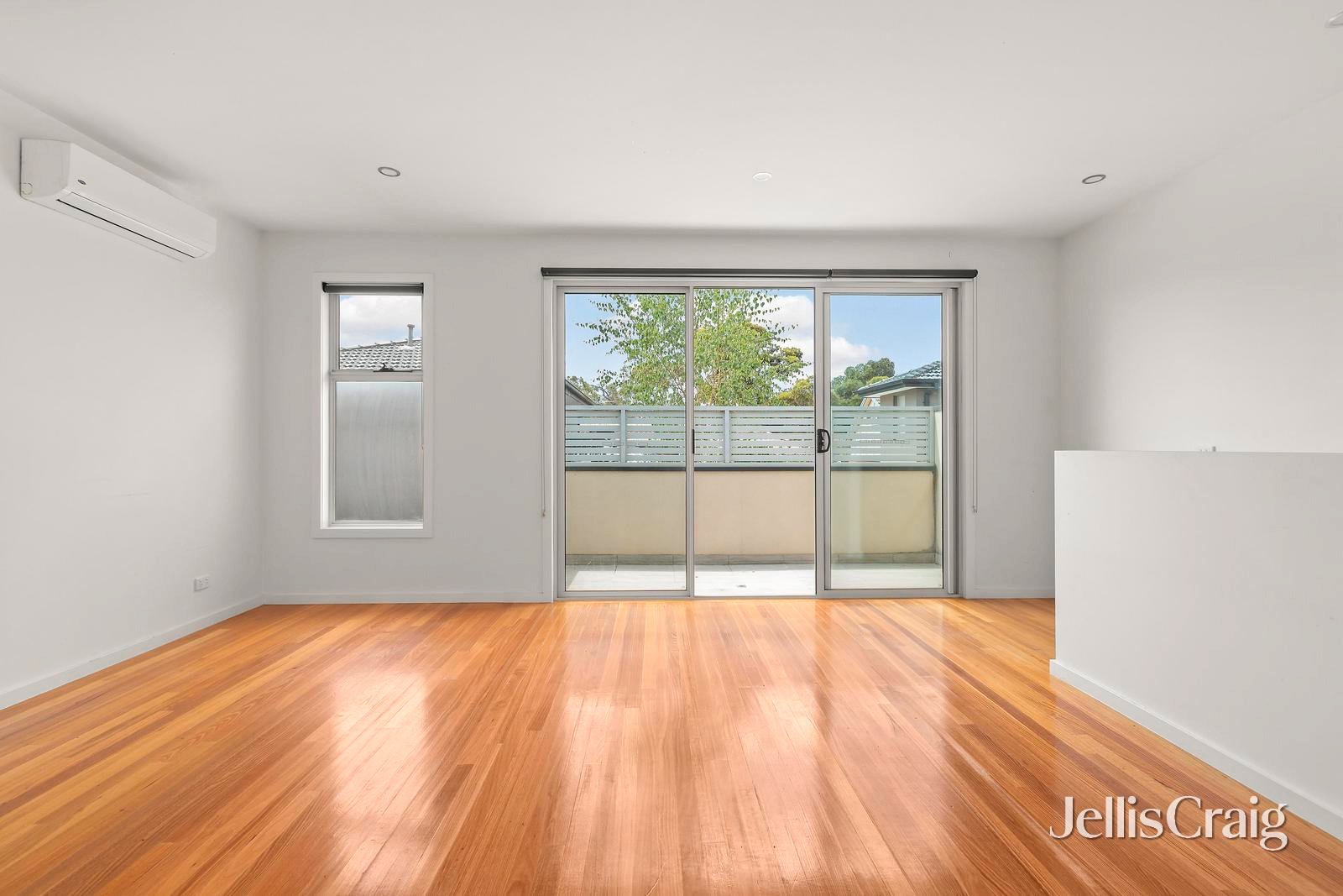 2/12 Treadwell Road, Essendon&nbsp;North image 2