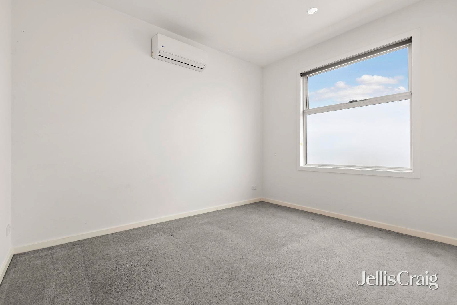 2/12 Treadwell Road, Essendon&nbsp;North image 5