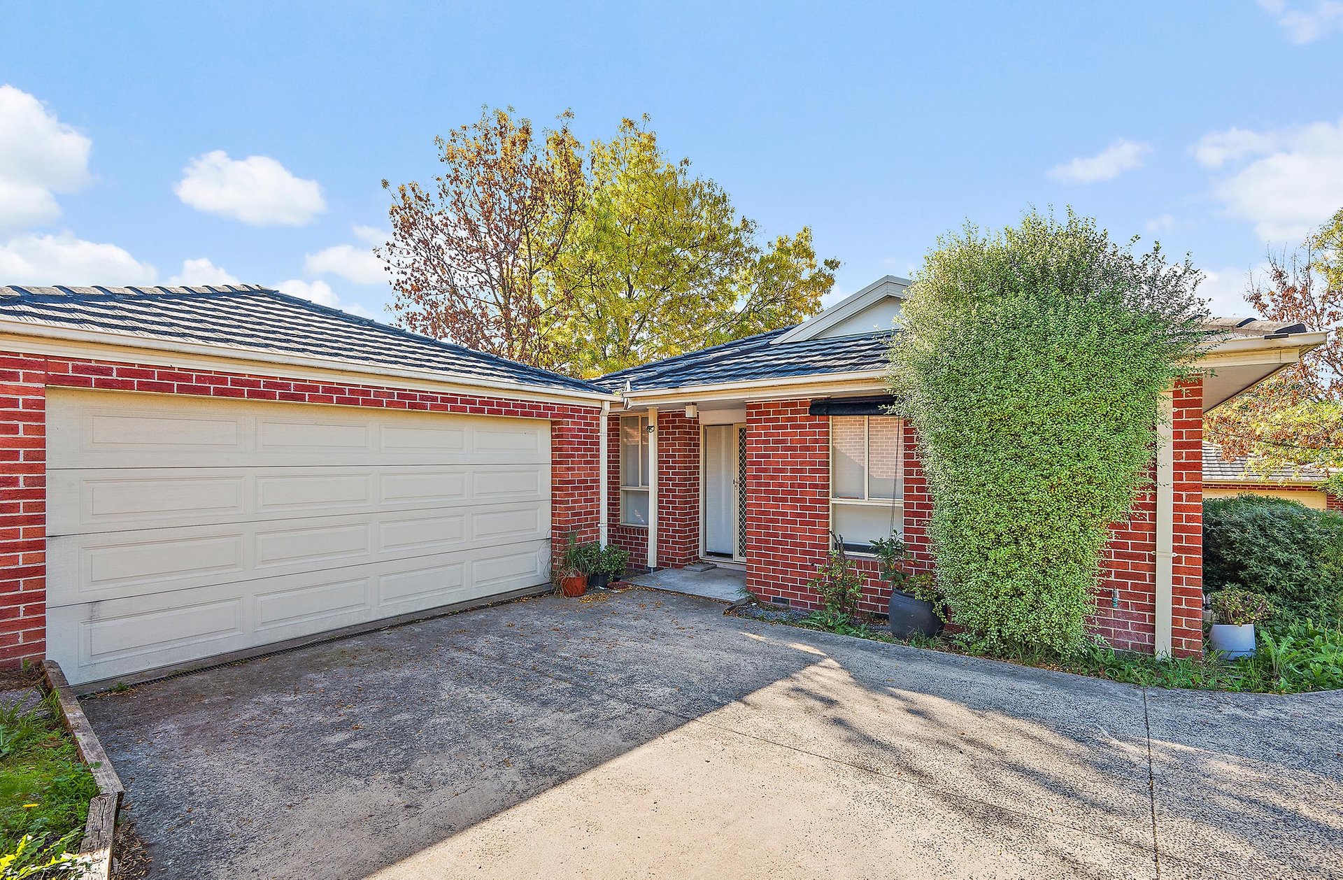 2/12 Victoria Road, Lilydale image 1
