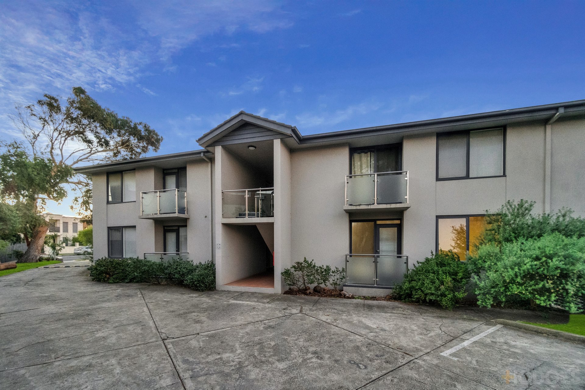 2 / 12 Warrigal Road Parkdale