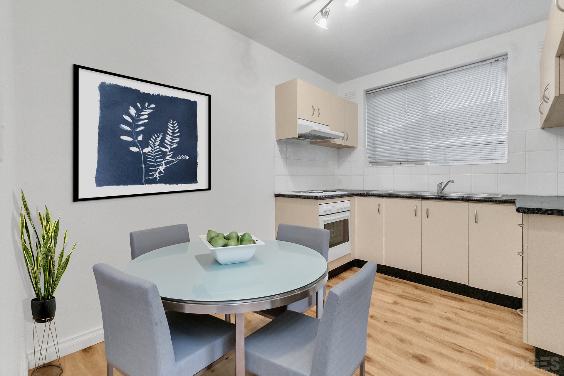 2 / 12 Warrigal Road Parkdale