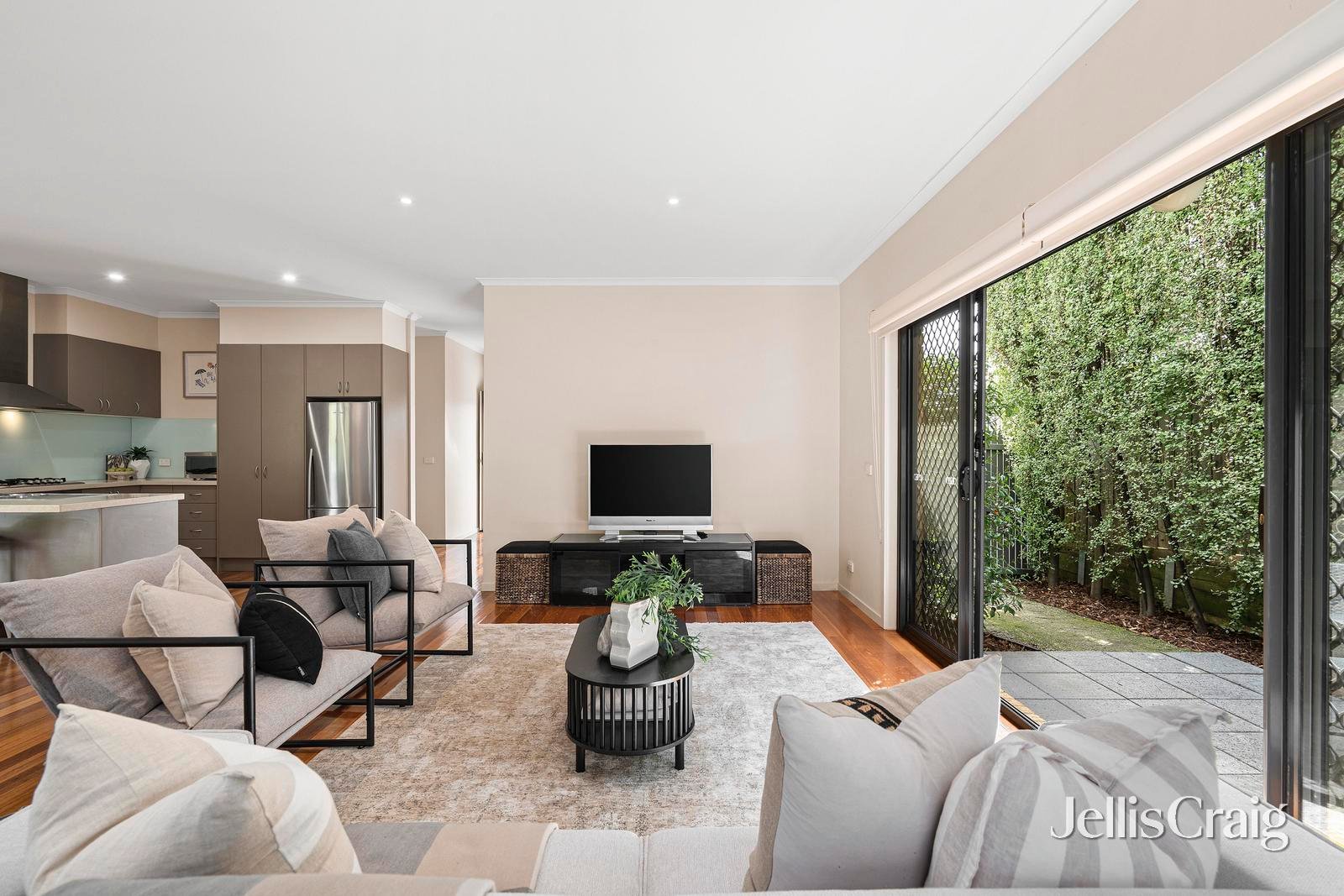 2/12 Western Road, Boronia image 2