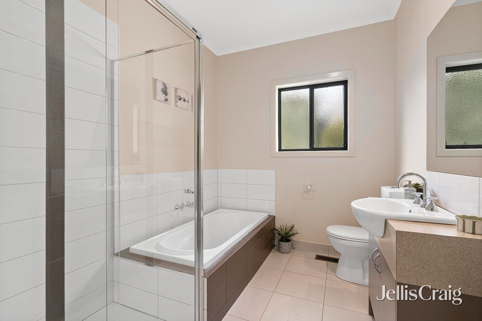 2/12 Western Road, Boronia image 6