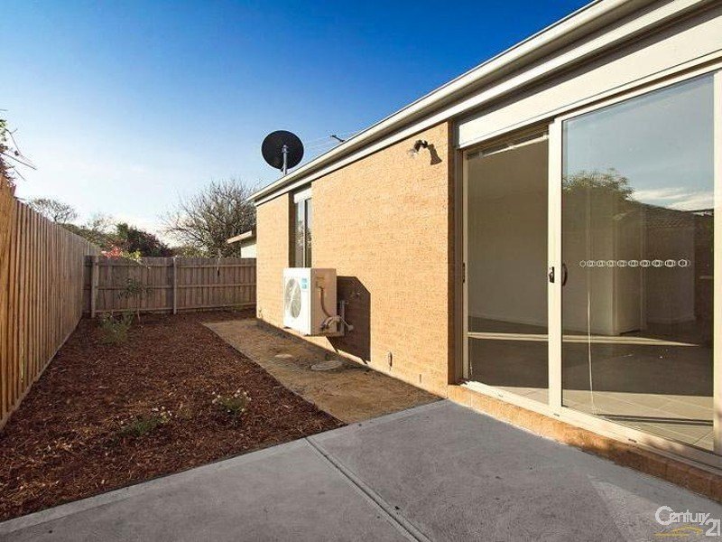 2/12 Williams Road, Laverton image 2