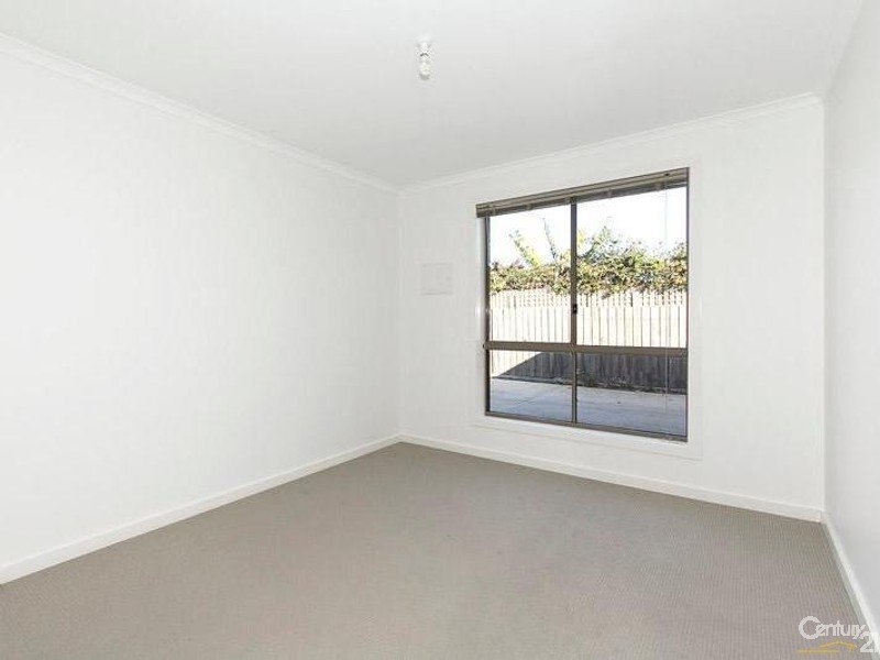 2/12 Williams Road, Laverton image 7