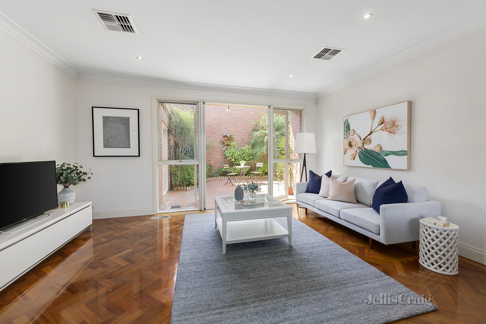 2/12 Yarrbat Avenue, Balwyn image 3