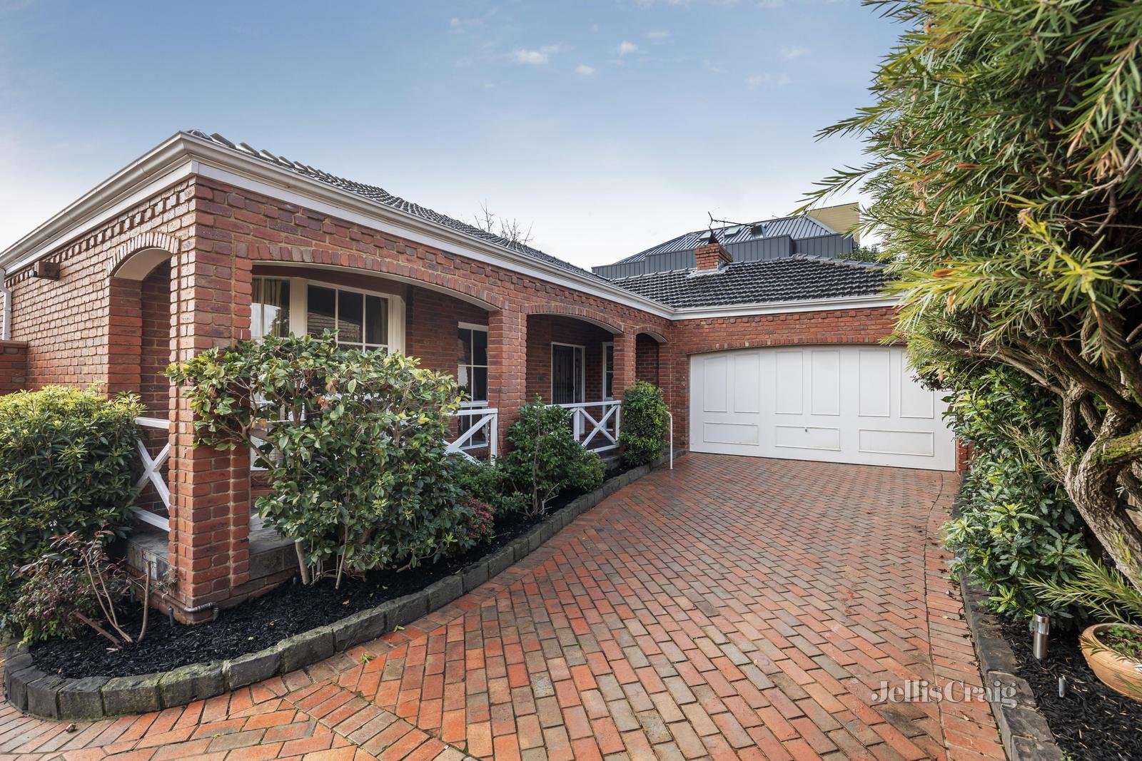 2/12 Yerrin Street, Balwyn image 1