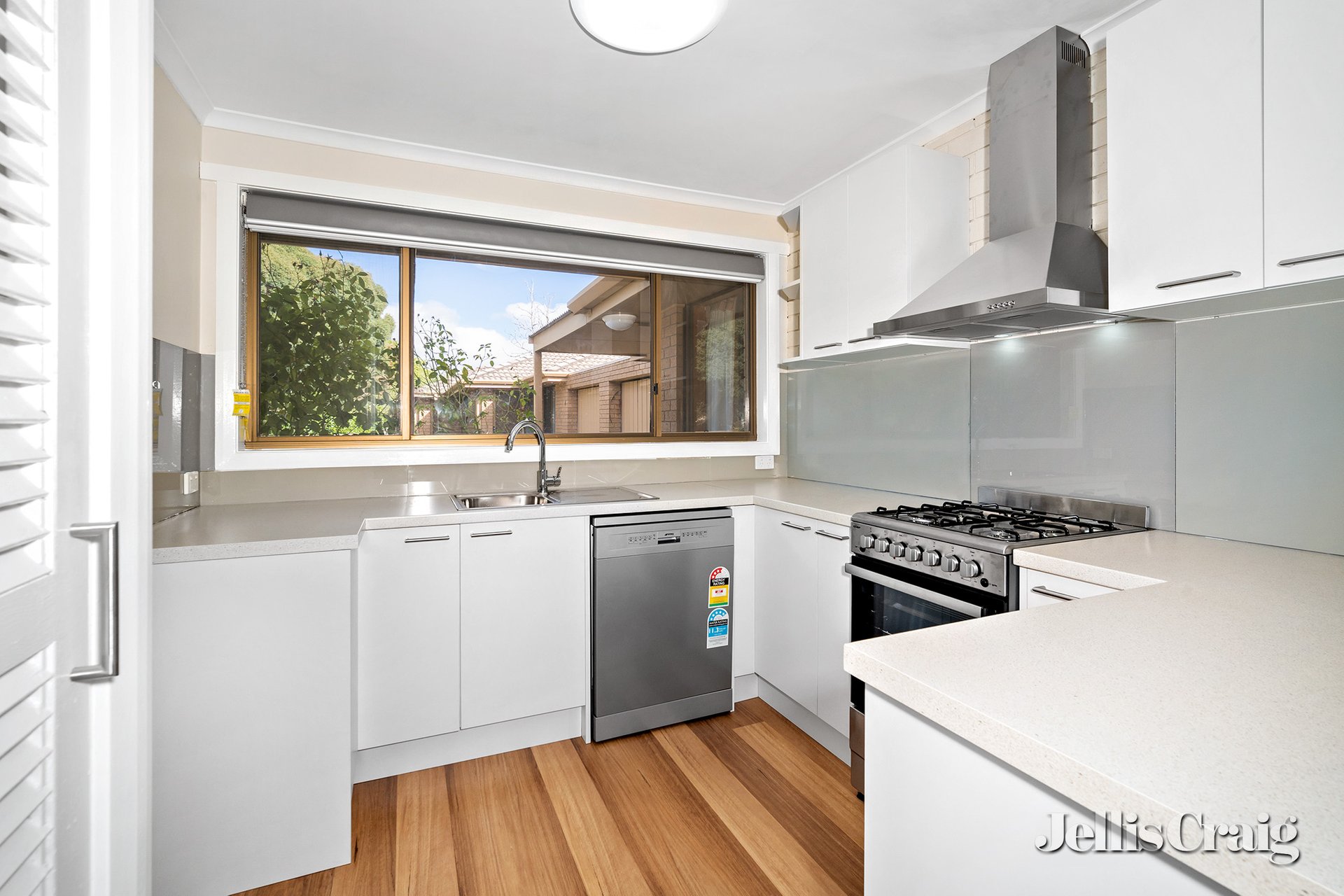 2/120 Cuthberts Road, Alfredton image 3