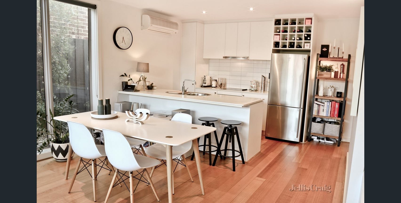 2/120 Patterson Road, Bentleigh image 4