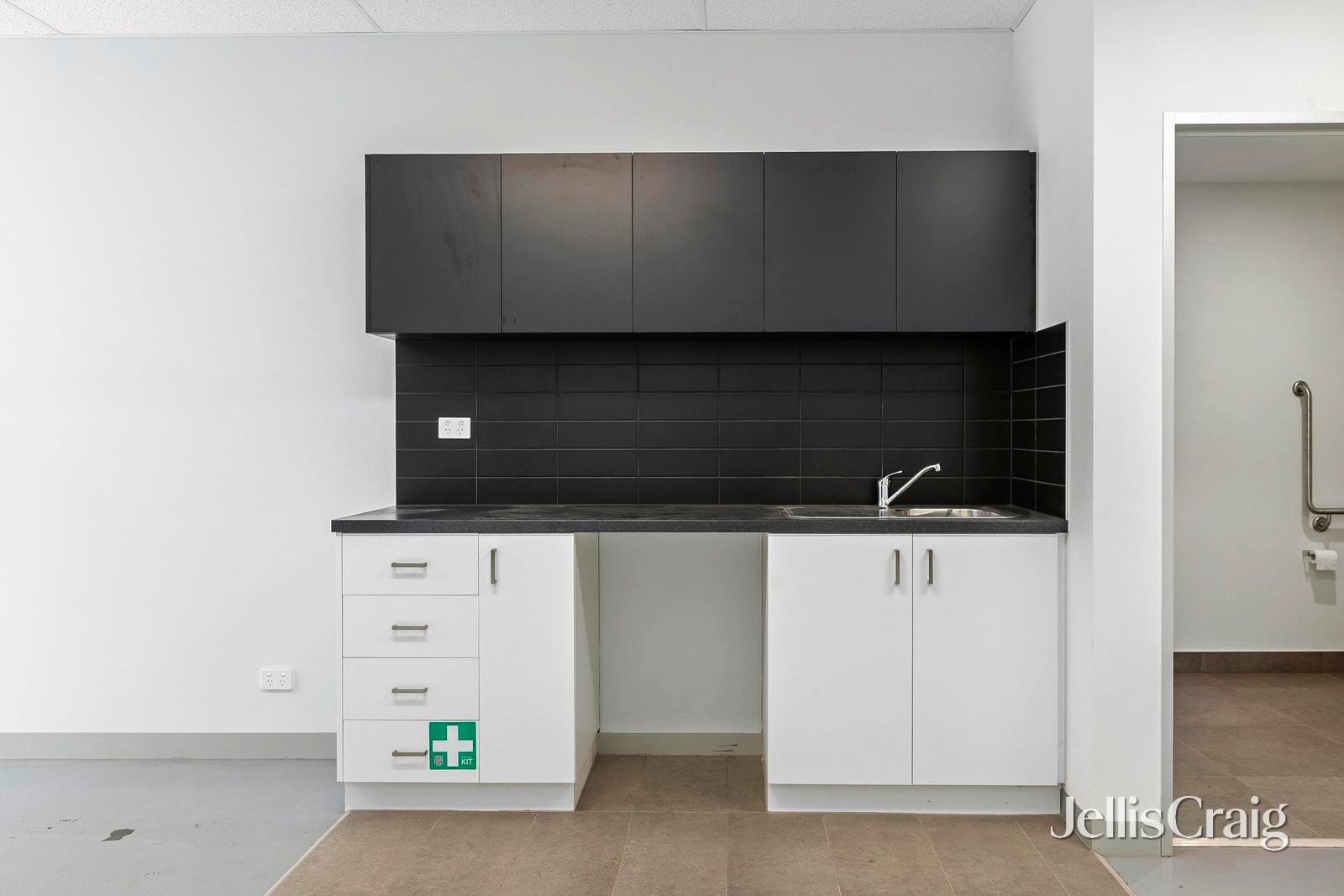 21/20 Ponting Street, Williamstown image 3