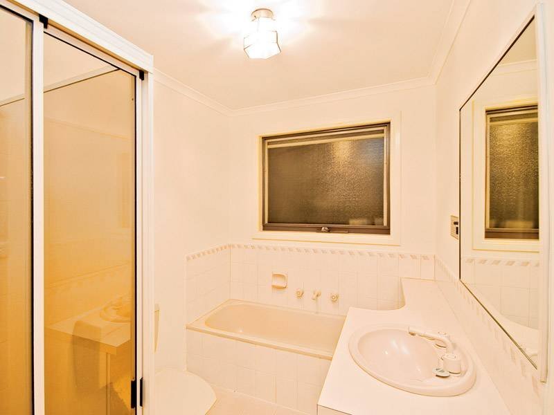 2/121 Balwyn Road, Balwyn image 5